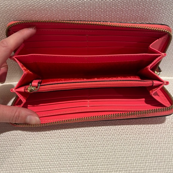 Kate Space Wallet - Picture 2 of 4